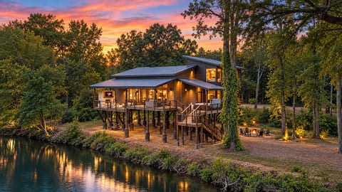 THE TREEHOUSE RIVER