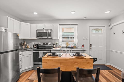 You will love cooking in this fully equipped kitchen! The modern appliances, stylish cabinetry, and ample counter space make it perfect for preparing meals and enjoying intimate dining experiences.