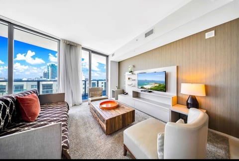 1 bdr Beachside condo LYFE resort/hotel Hollywood image 2