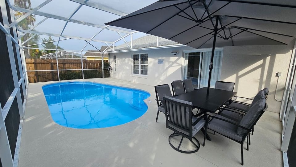 3BR Pool Home | 10 Min to Disney | Sleeps 10 image 1