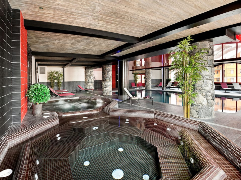 Pool Indoor