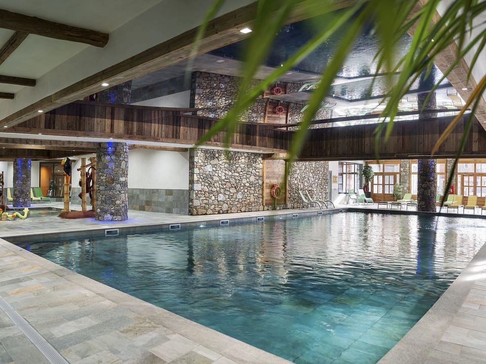 Pool Indoor