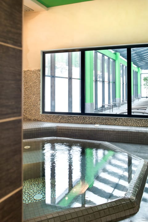 Pool Indoor