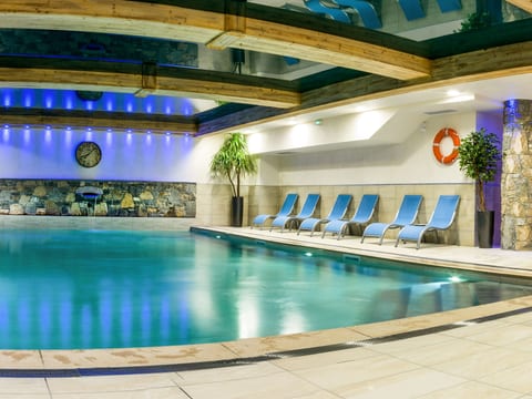 Pool Indoor
