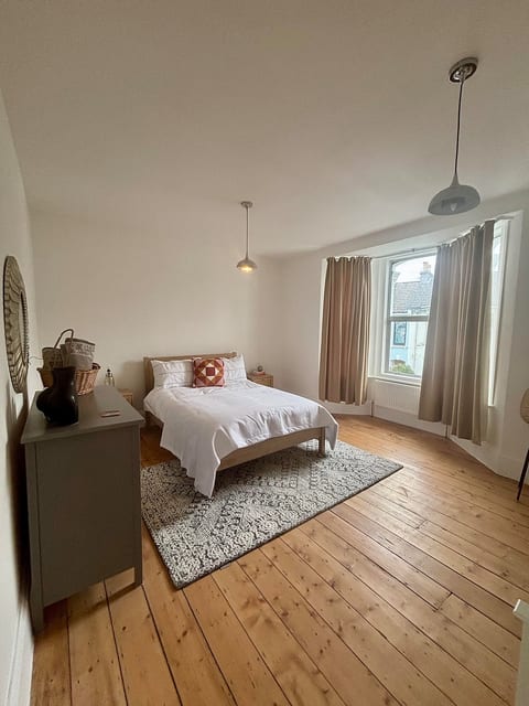 Stunning 4BR Brighton House - Near Beach & Lanes image 5