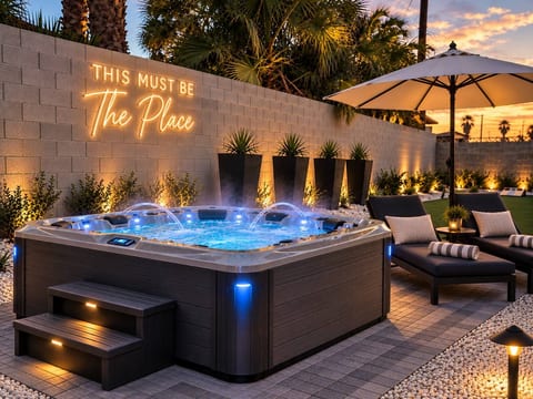 NEW Hot Tub + Gym + Casita | 2 Min to Airport