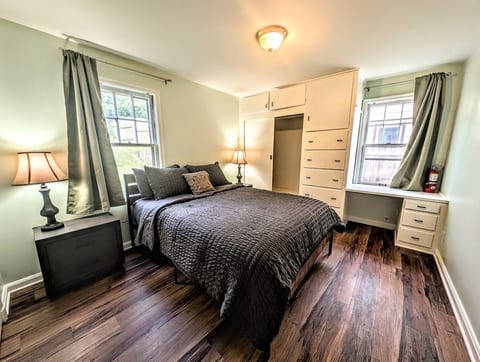 Sunset View Retreat in Prime Location
