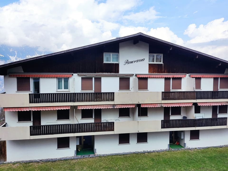 Haus Panorama Reeling (CharmingStay). 3.5-Zimmerwohnung Bad/Dusche/2 Balkone - Flums