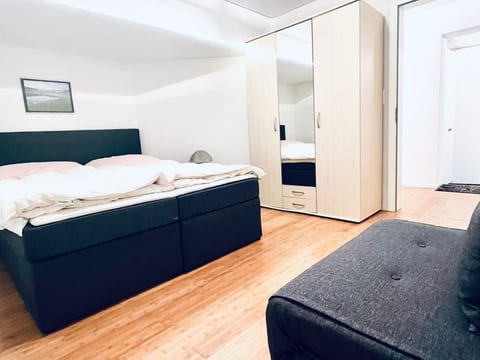 Gauencenter EG (CharmingStay). 2.5-Zimmerwohnung