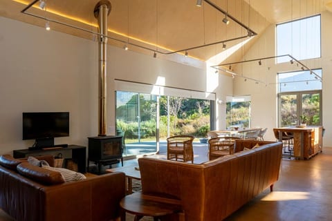 The Dunes - Hot tub, Spacious rooms, Sleeps 10 image 3