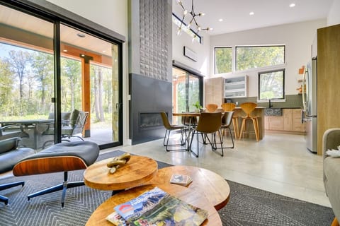 Living Area | Vaulted Ceilings & Natural Light