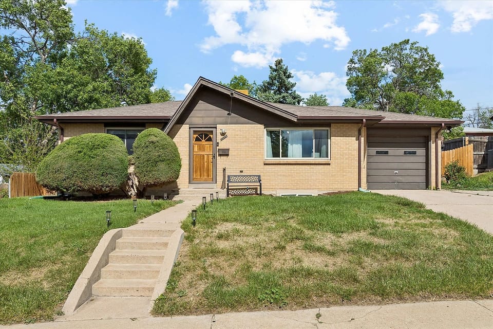 Cozy 4BR Entertainment House - Arvada