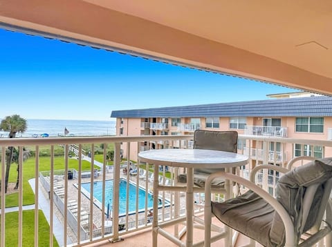 Ocean View Beach Condo | Heated Pool | Cocoa Beach image 4