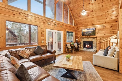 Your Pigeon Forge escape — no service fees