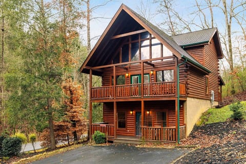 Your Pigeon Forge escape — no service fees
