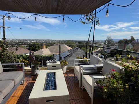 Panoramic LA View Retreat with Private Pool