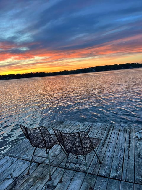 Mother Moon Cottage - Lakefront