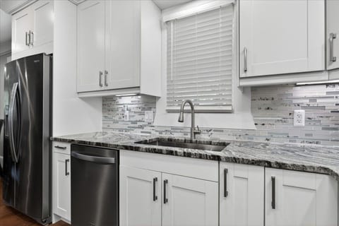 Heart of downtown Oxford. Newly remodeled 4BR/2BA. image 4