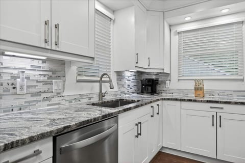 Heart of downtown Oxford. Newly remodeled 4BR/2BA. image 3