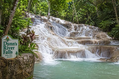 Walk to the Beach Ocho Rios Apartment