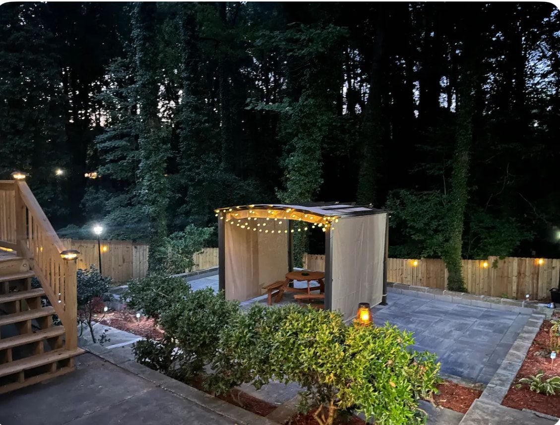 ATL Retreat: Private Hot Tub + 4BR Top Floor