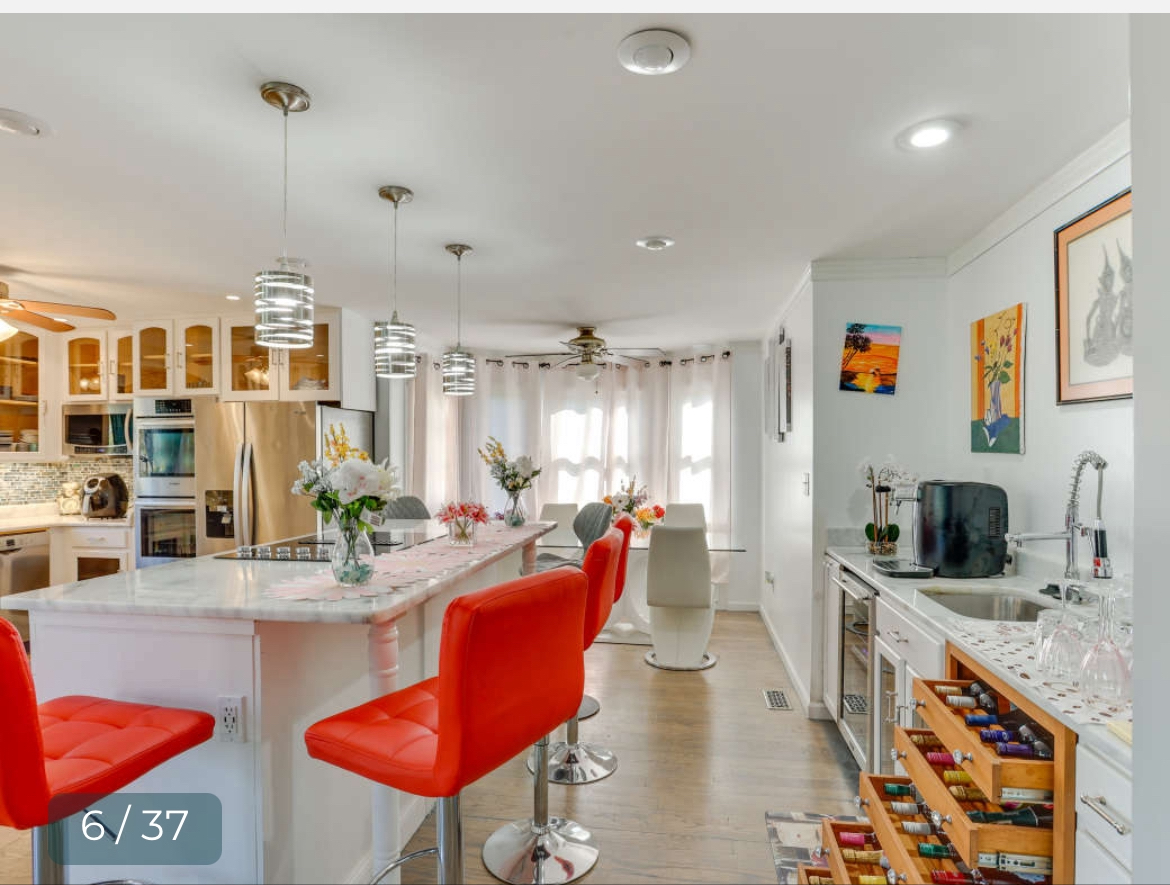 Spacious 6-Bedroom with Jacuzzi, Party Hall & GYM.