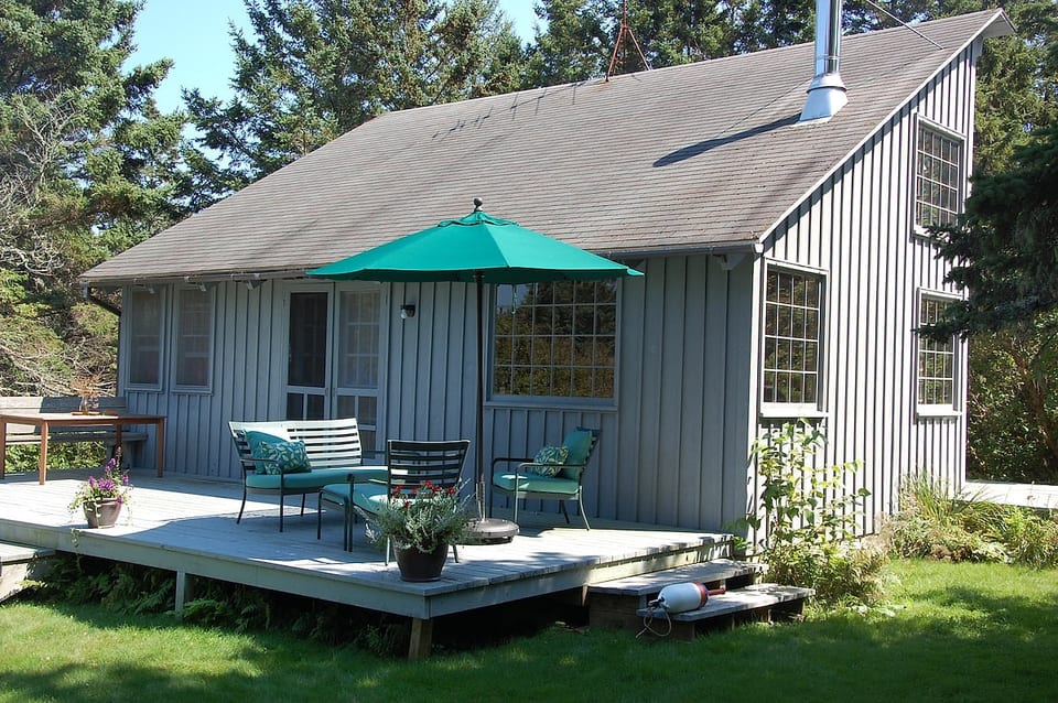 Deck from South-West.