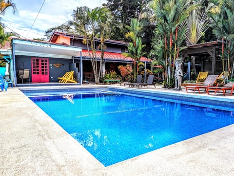 Common area pool