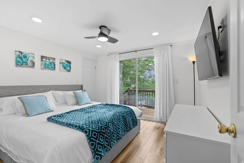 Spectacular Views, Tranquil & Private, EV Charger
