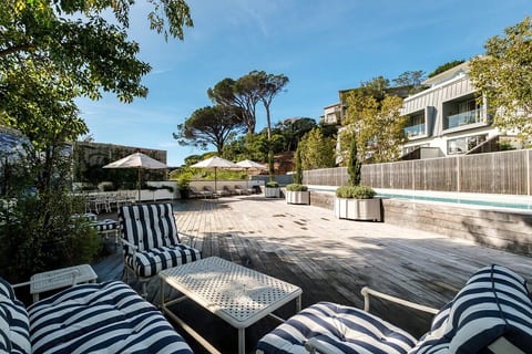 Main pool deck