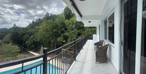 Mountain Oasis with Solar power and Swimming pool