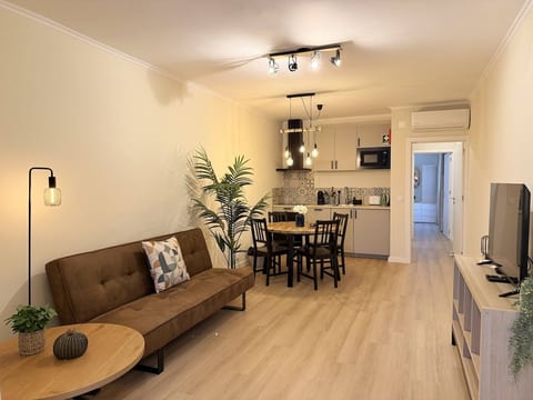 Sea view apartment: A/C, balcony & pool