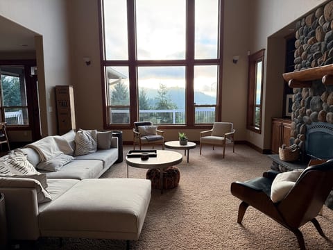 Deer Hills Lodge image 2