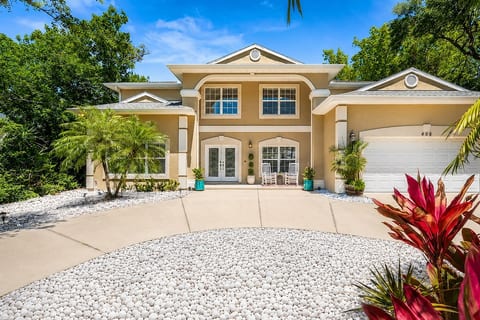 2BD, Pool+Spa, Walk to beach, Putput, Kayaks