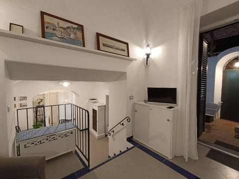 La Romantique – Relaxing, centrally located B&B in Anacapri image 1