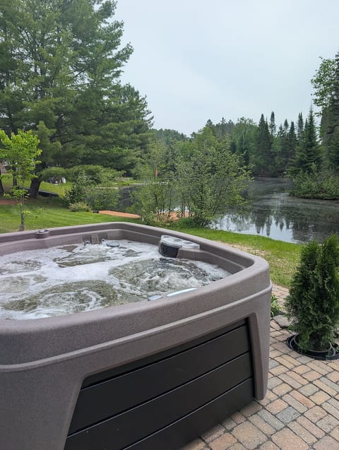 Waterfront Chalet | Spa | Fireplaces | Gazebo image 1