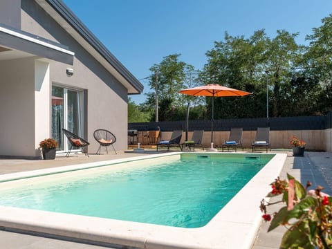 Villa mit privatem Pool in einer ruhigen Gegend gelegen