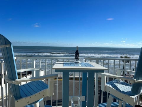 Ocean Front-Pool-Beach-Fun