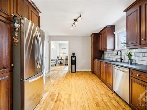 Stylish 3BDR +1 Home | Walk to Waterfront & Dining image 3