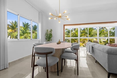 2BR Beachfront Penthouse | FREE Electricity
