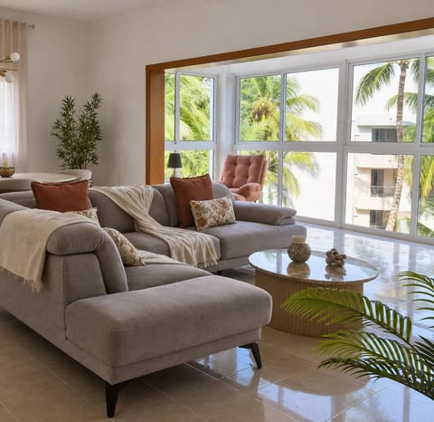 2BR Beachfront Penthouse | FREE Electricity