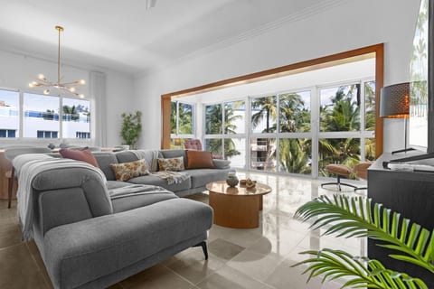 2BR Beachfront Penthouse | FREE Electricity