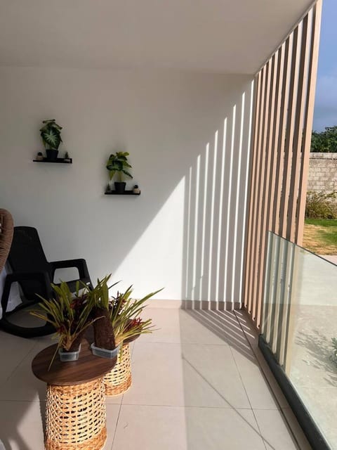 2BR/2BA • 2 Pools • Gym • 10 Min Walk to Beach
