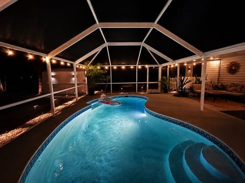 Palm Vibe House | Pool • Near Beach • Florida image 4
