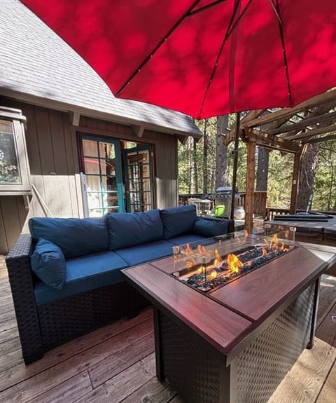 Cozy Chic Chalet - Enchanting & Fun Family Retreat image 3