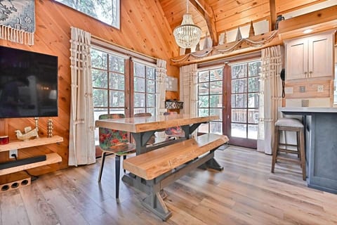 Cozy Chic Chalet - Enchanting & Fun Family Retreat image 2