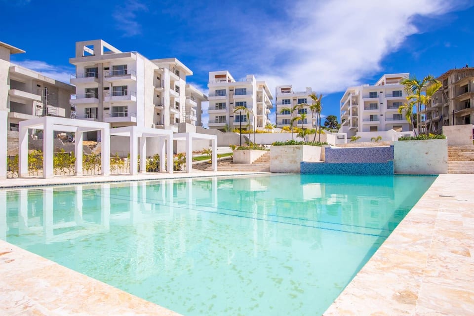 Stylish New 2 Bedroom Apartment with Pools and Gym - Cabarete
