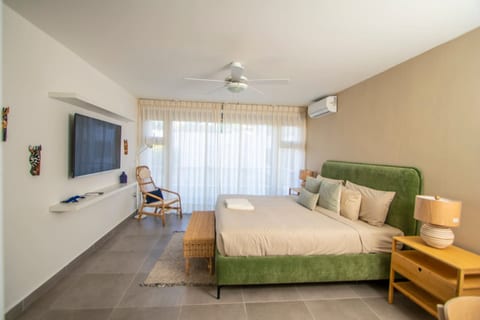 Stylish New 2 Bedroom Apartment with Pools and Gym