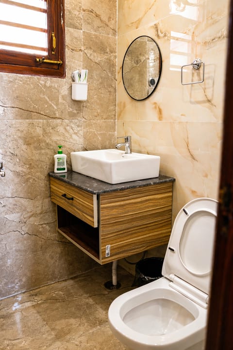 Stay Royal BNB - Luxury 4 BHK Villa Kharar