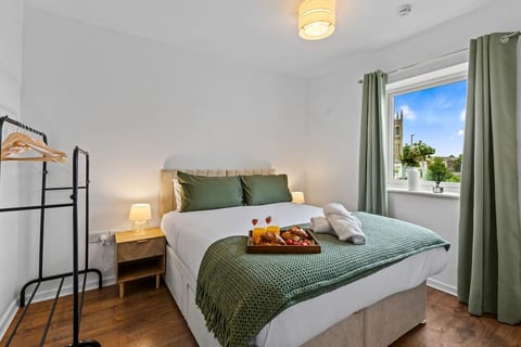 Stylish Central Warrington Stay | Free Parking image 2